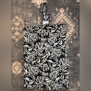 Nursing Cover - Black and White